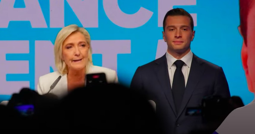 Illustrasjonsfoto. Skjermbilde fra Youtube. Marine Le Pen og Jordan Bardella.