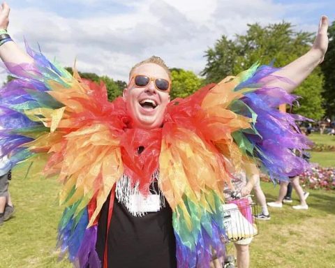 Grunnlegger av Pride-organisasjon i Storbritannia arrestert for 37 anklager om seksuelt misbruk av barn