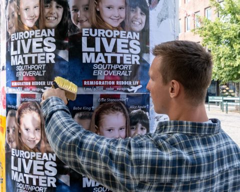 Generation Identitet med plakataksjon etter Southport-tragedien