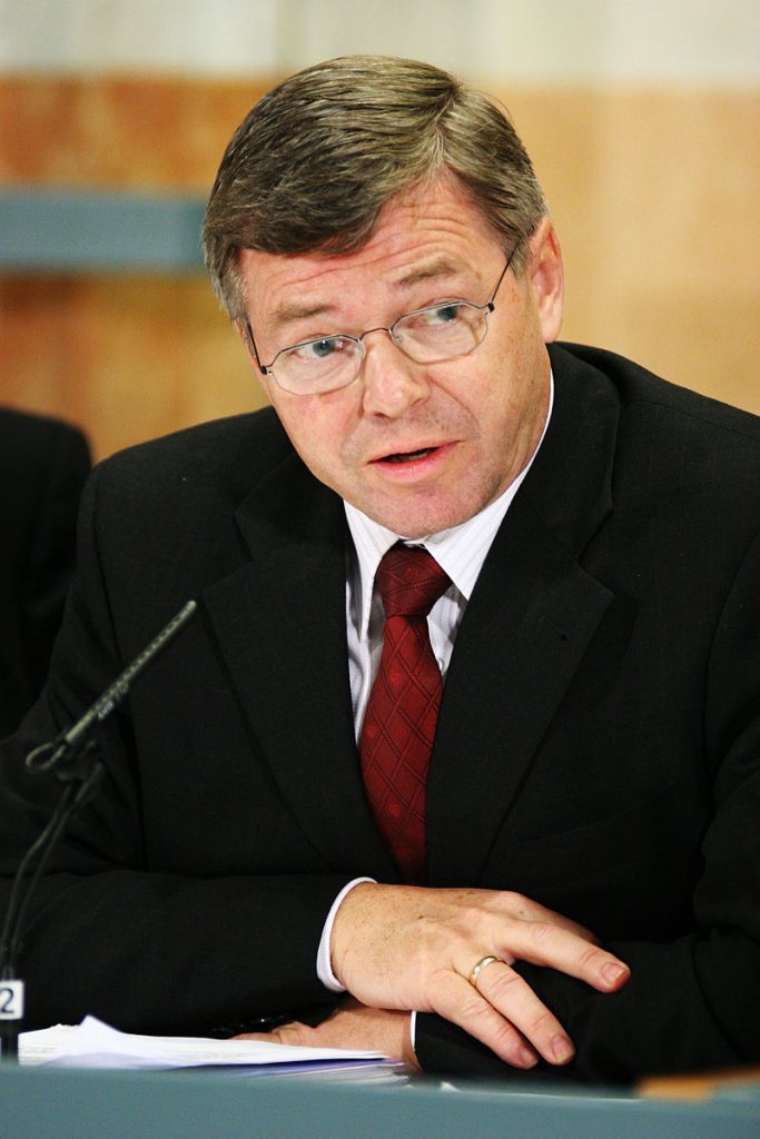 Kjell Magne Bondevik hevder å jobbe for fred og menneskerettigheter. Foto: Foto: Magnus Fröderberg, Wikipedia Commons.