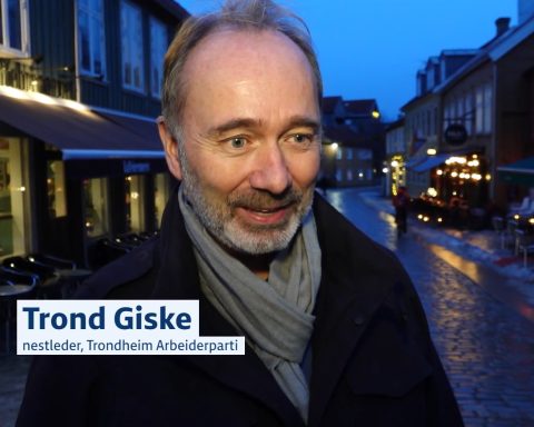 Trond Giske i Trondheims gater vant den trønderske nominasjonskampen og kommer tilbake på Stortinget for Arbeiderpartiet. Foto fra NRK Dagsrevyen.