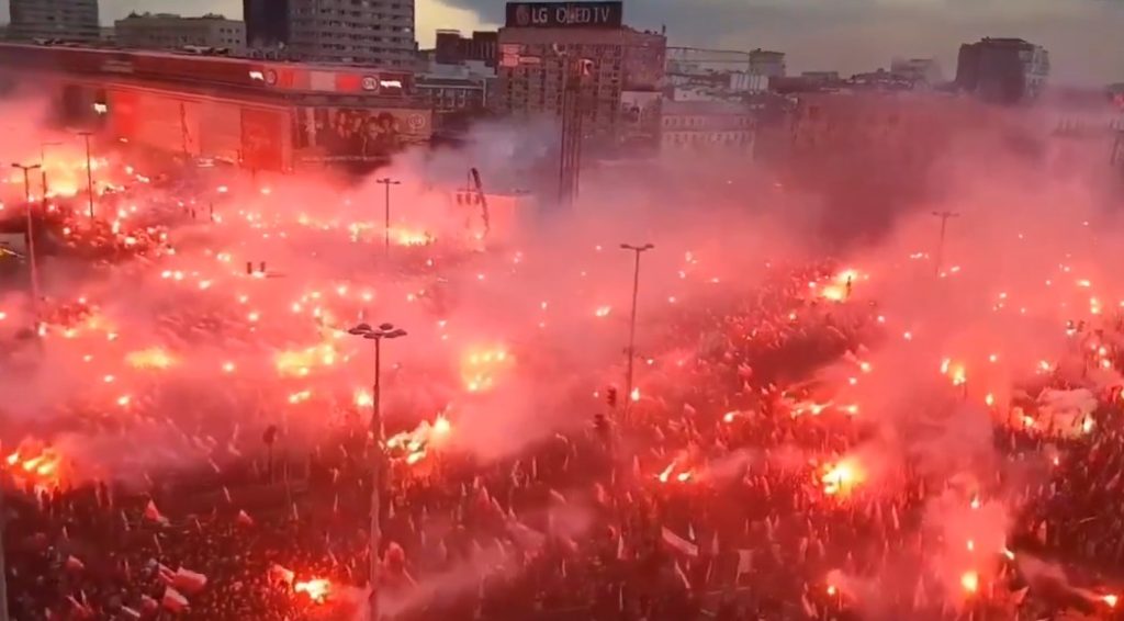 Polen: massiv samling av patrioter