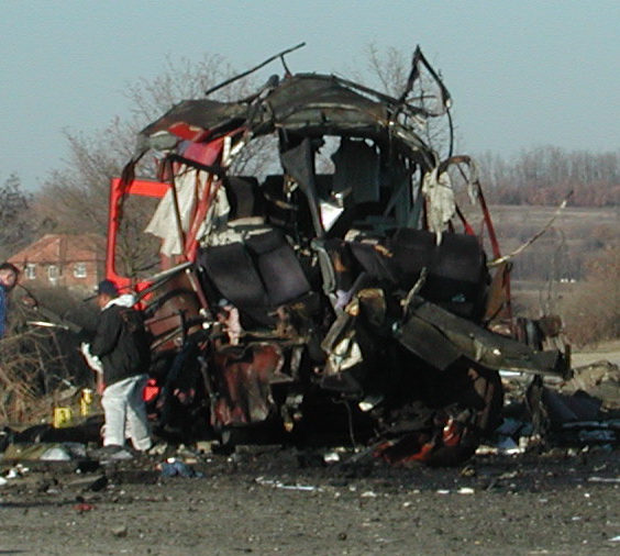 Albanske terrorister, støttet av CIA, sto bak terrorangrepet på denne serbiske bussen 16. februar 2001. Foto: Kristian Kahrs.