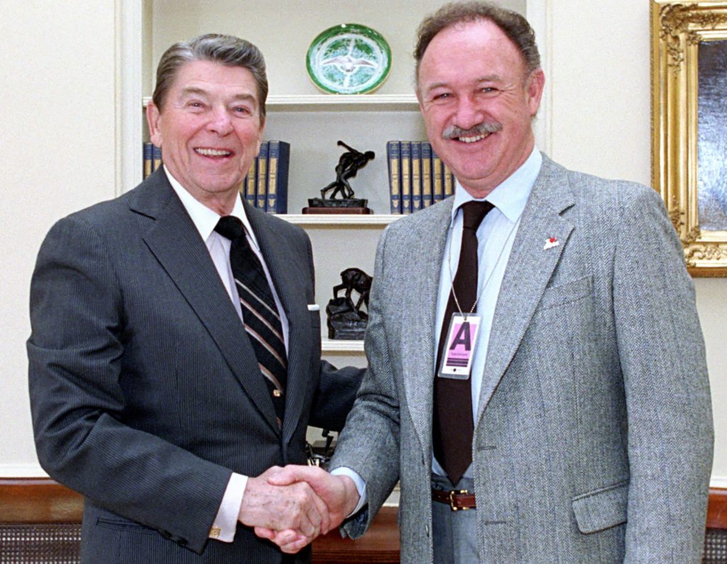 President Ronald Reagan med Gene Hackman. Foto: Wikipedia commons.