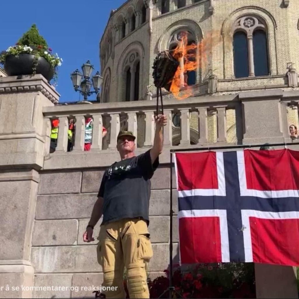 Lars Thorsen, koranbrenning, foto fra hans Facebook profil.